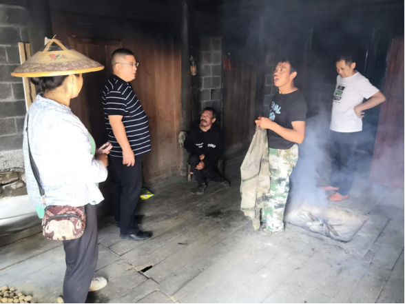 1686820895739372.jpg 1158418236.jpg