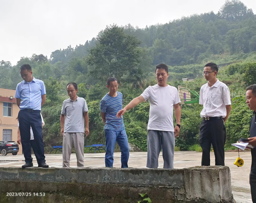 1690428948281858.jpg 174856840.jpg