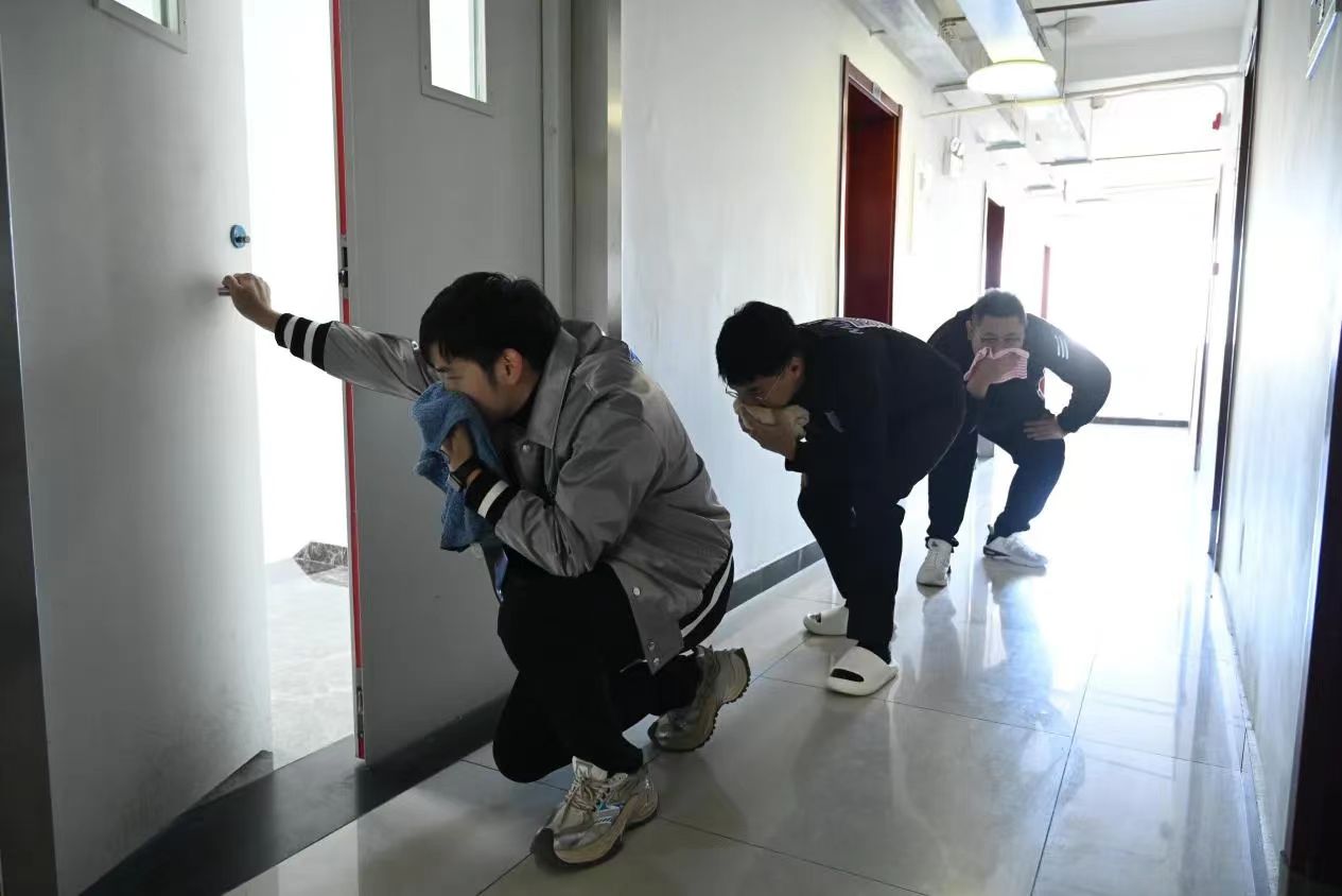 1700040787519823.jpg 1428309751.jpg