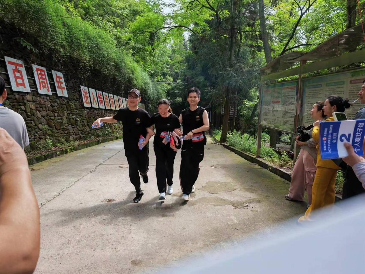 1714980695406822.jpg 1714980695406822.jpg