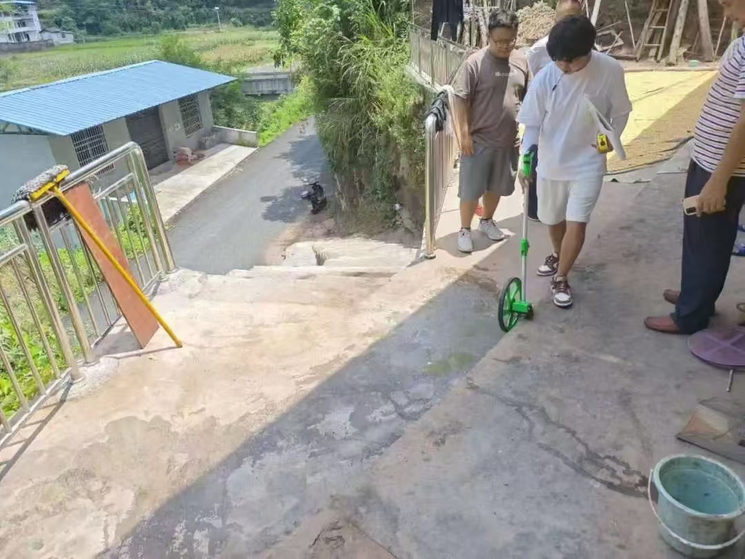 1725590752316283.jpg 1725590752316283.jpg