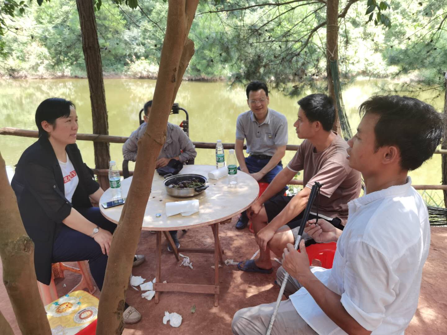 州残联理事长滕树静一行调研盲人兄弟养殖基地(图1) 3-200P41GU0453.jpg