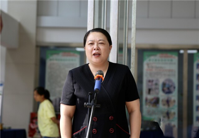 我州举行“点亮万家灯火”残疾人创业培训班启动仪式暨“济南市·湘西州爱心驿站”公益义卖活动(图1) 3-200Q31U45Aa.jpg