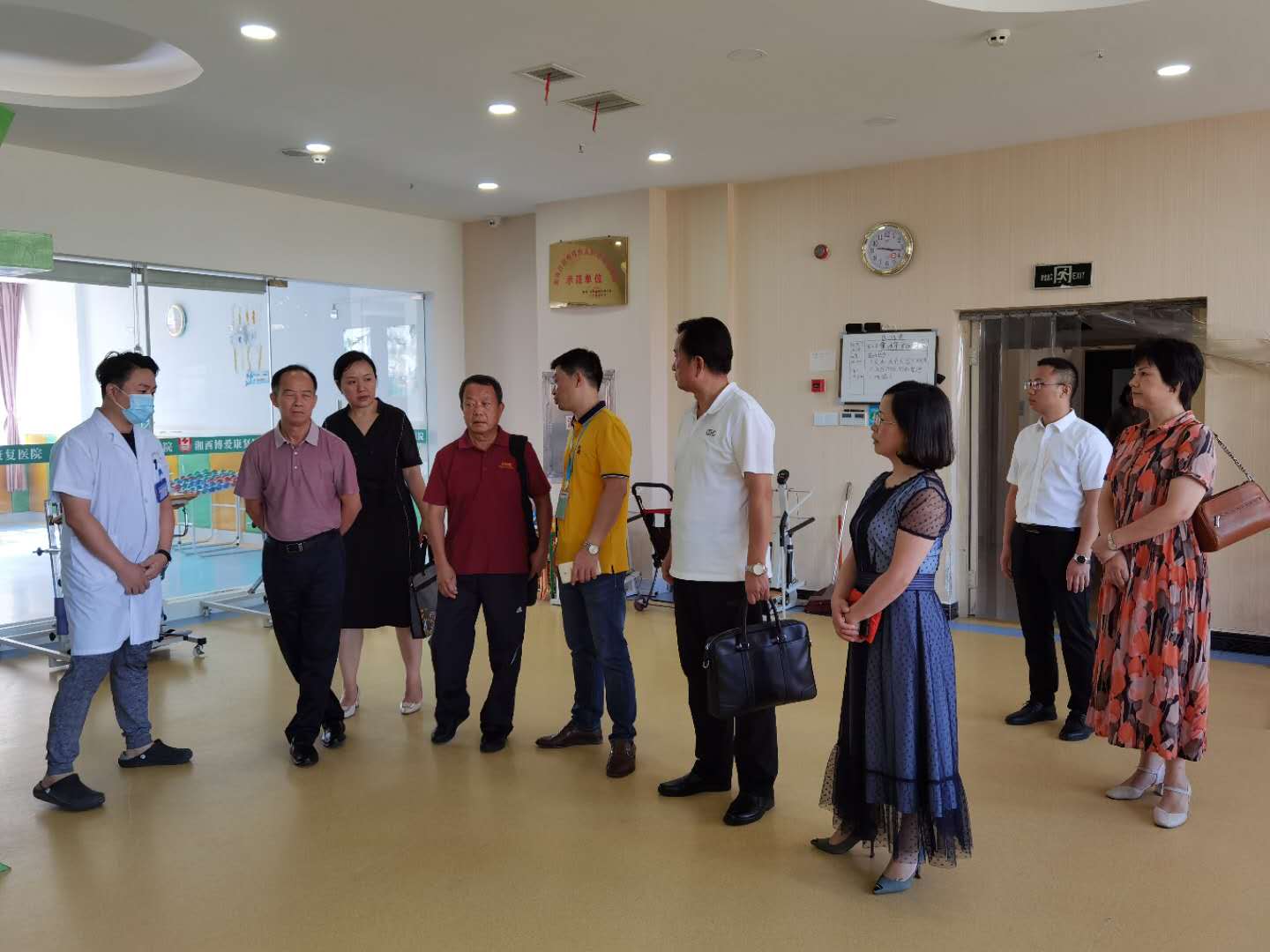 中国初级卫生保健基金会到湘西州残联考察调研(图1) 3-200Q41544315F.jpg