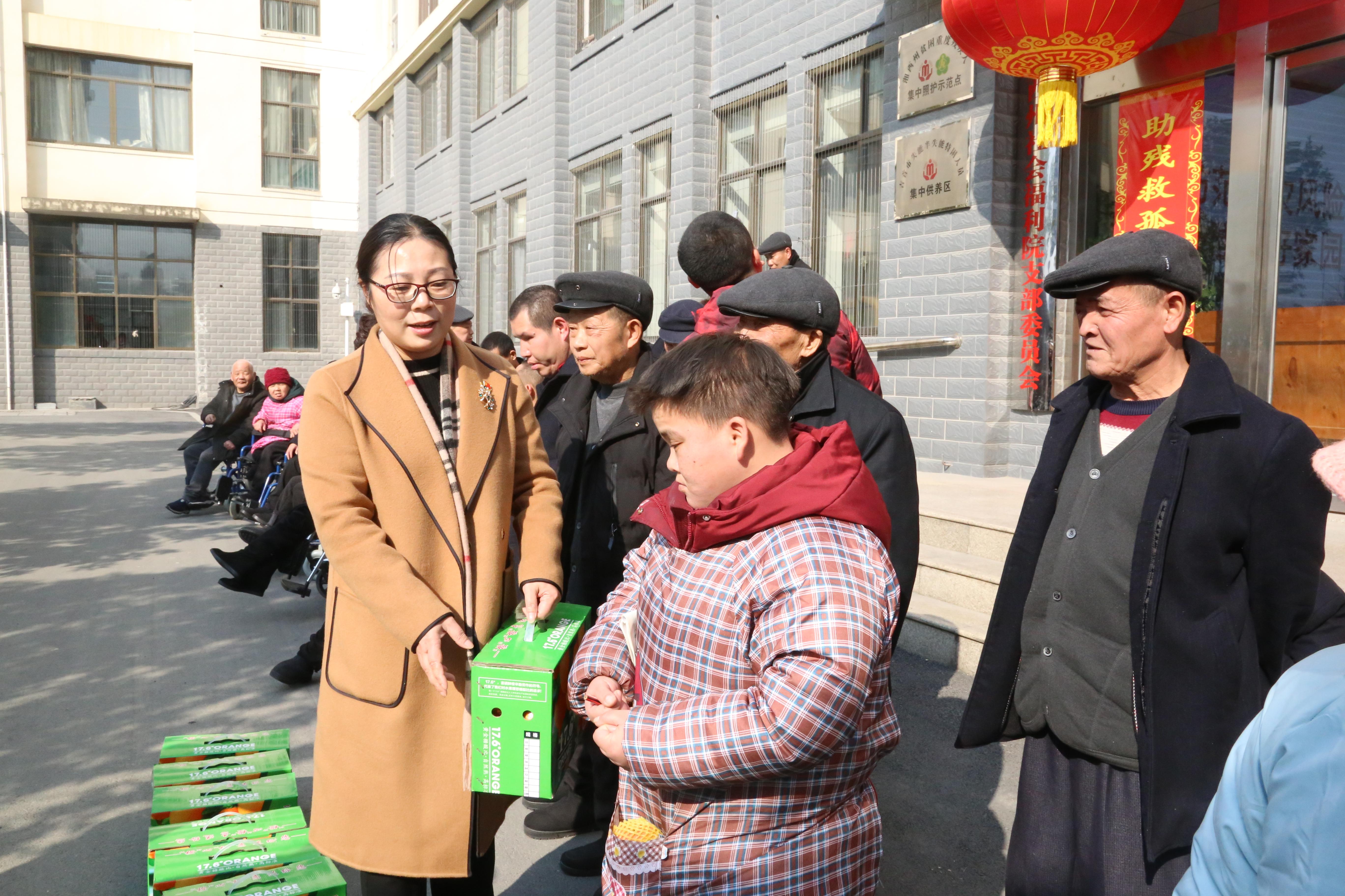 走进福利院·情系重度残疾人(图2) 3-21011G55T6358.jpg